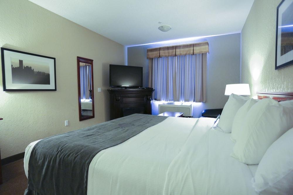 Lakeview Inns & Suites - Форт Нелсън Екстериор снимка
